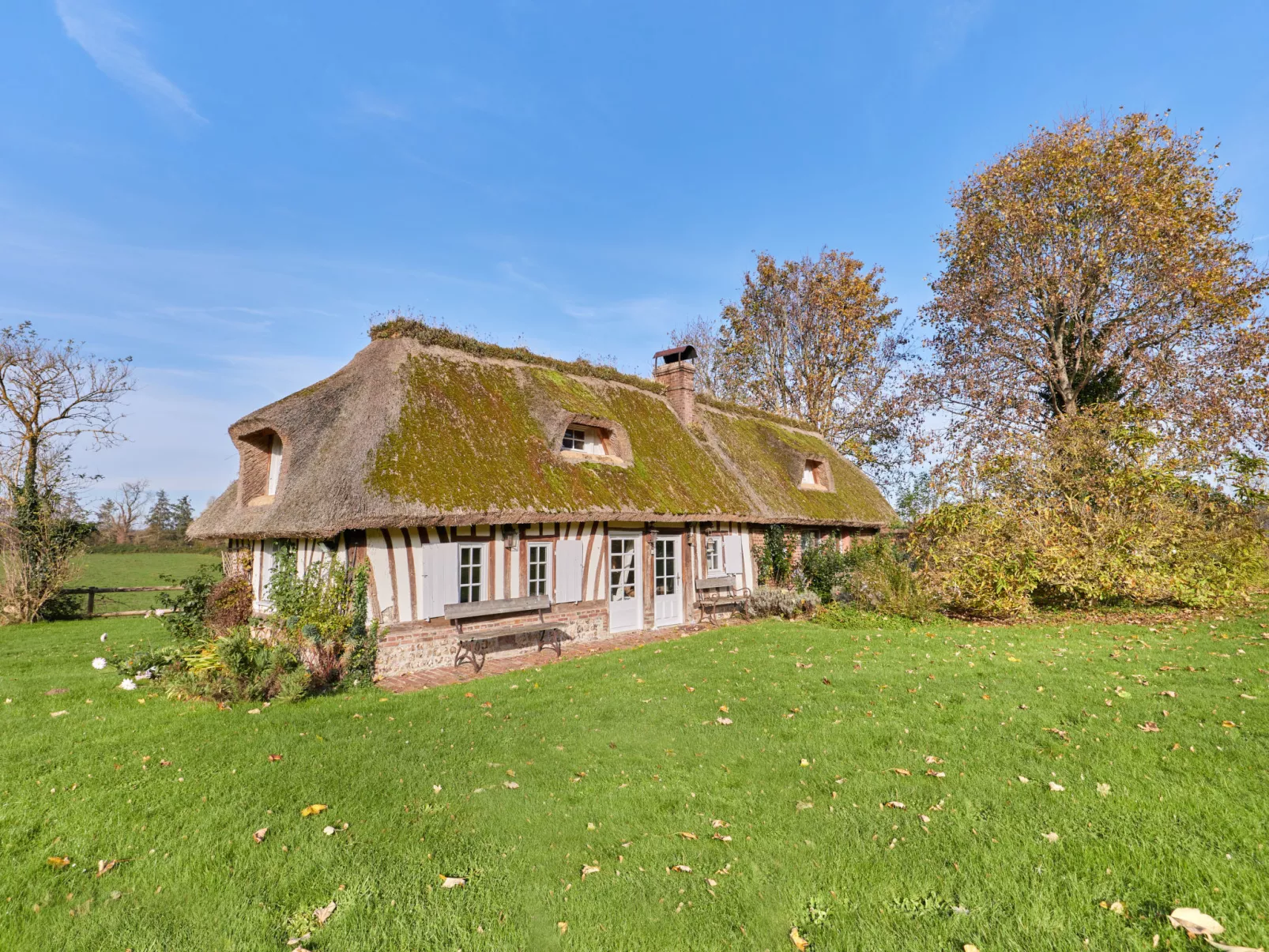 2 Chaumières normande-Buiten