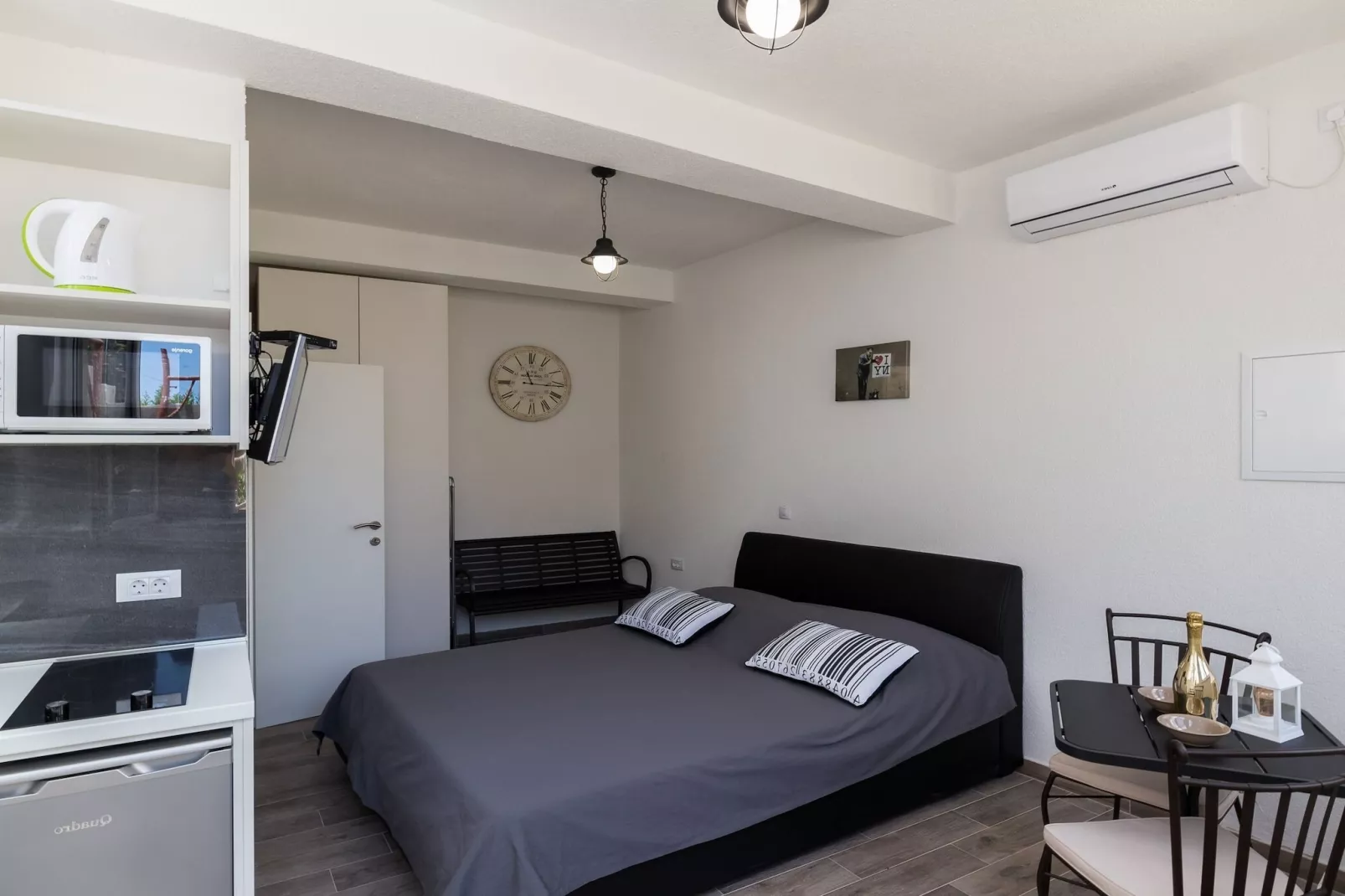 Apartments Life - Studio Apartment-Slaapkamer