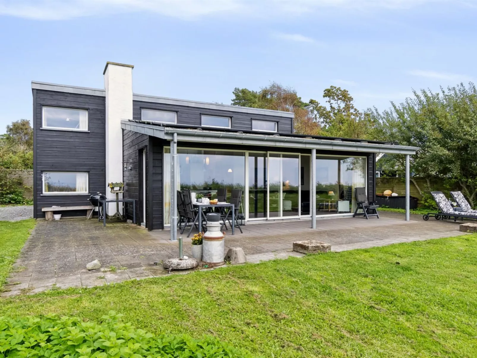 "Nilson" - 50m from the sea-Buiten