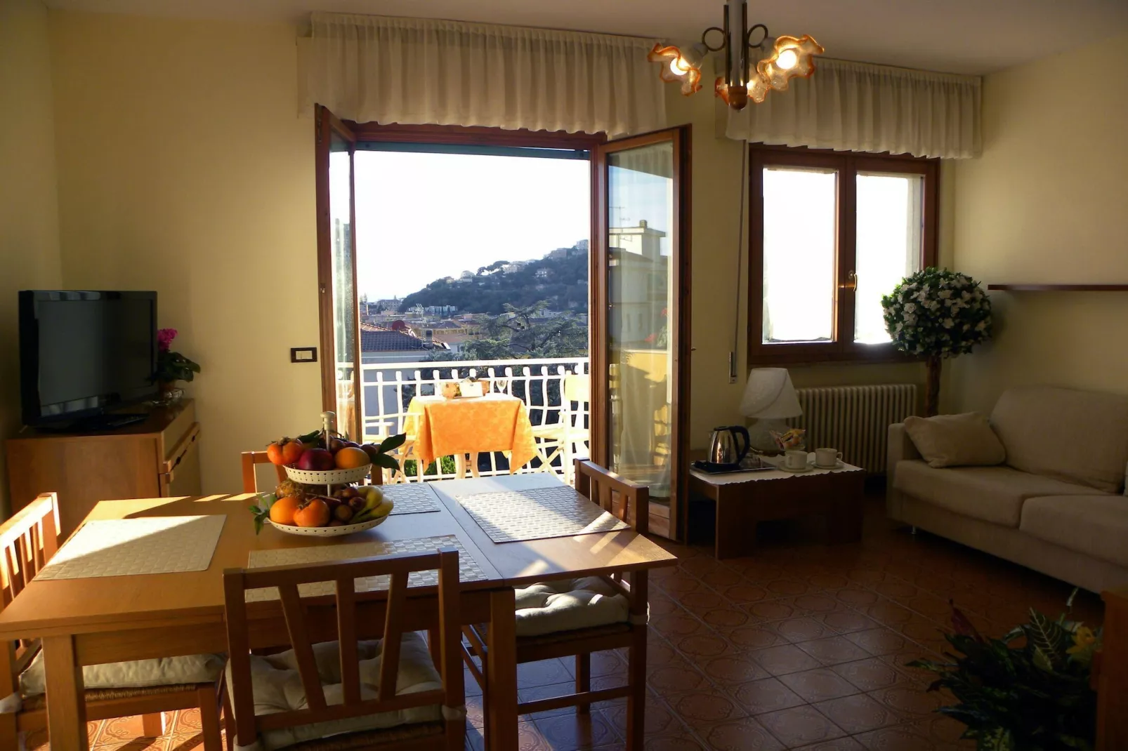 Residence Morelli Pietra Ligure - B4-Eetkamer