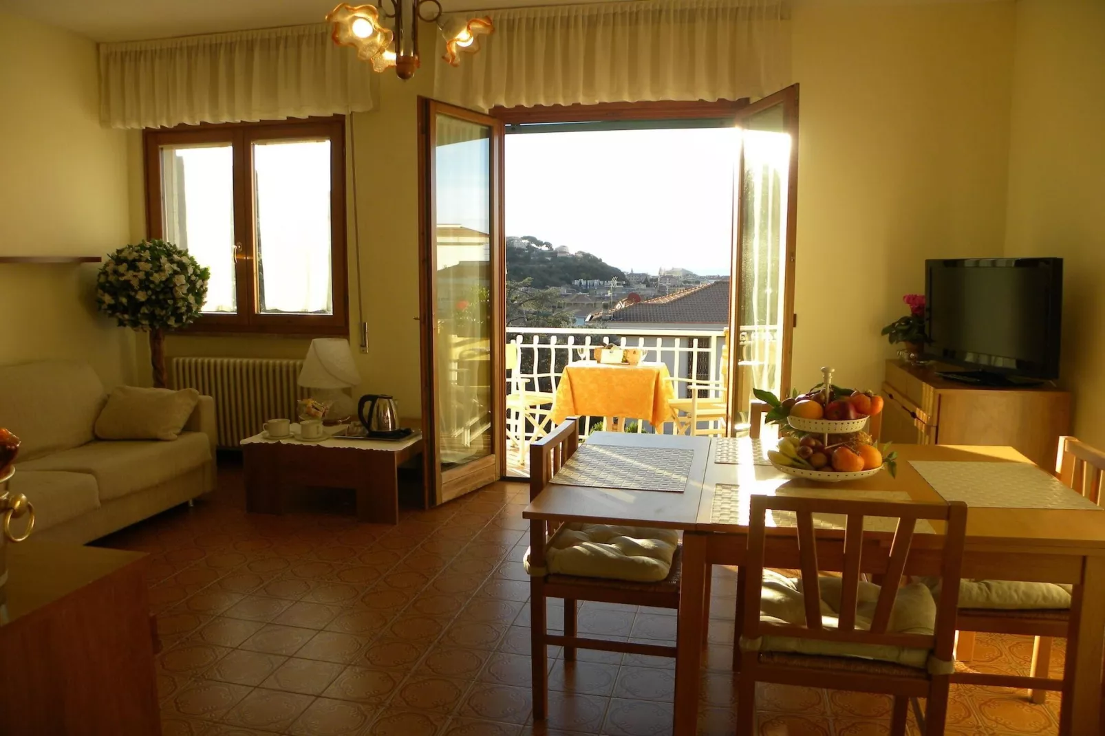 Residence Morelli Pietra Ligure - B4-Eetkamer