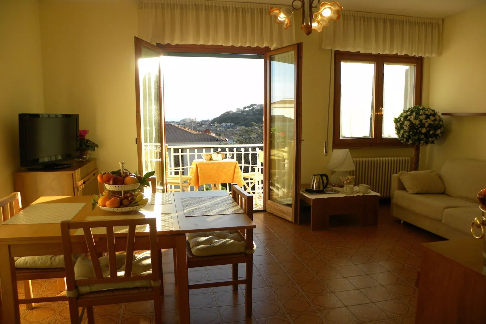 Residence Morelli Pietra Ligure - B4-Eetkamer