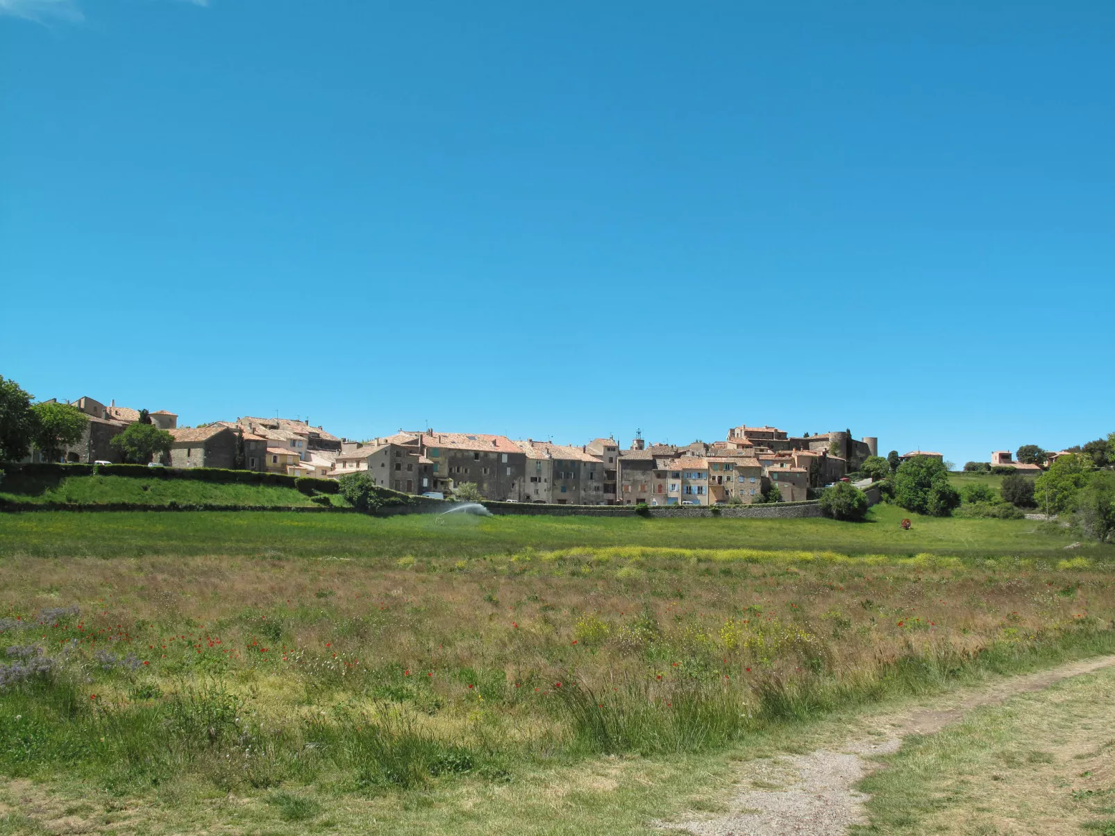 Maison de Village Les Ormeaux-Omgeving