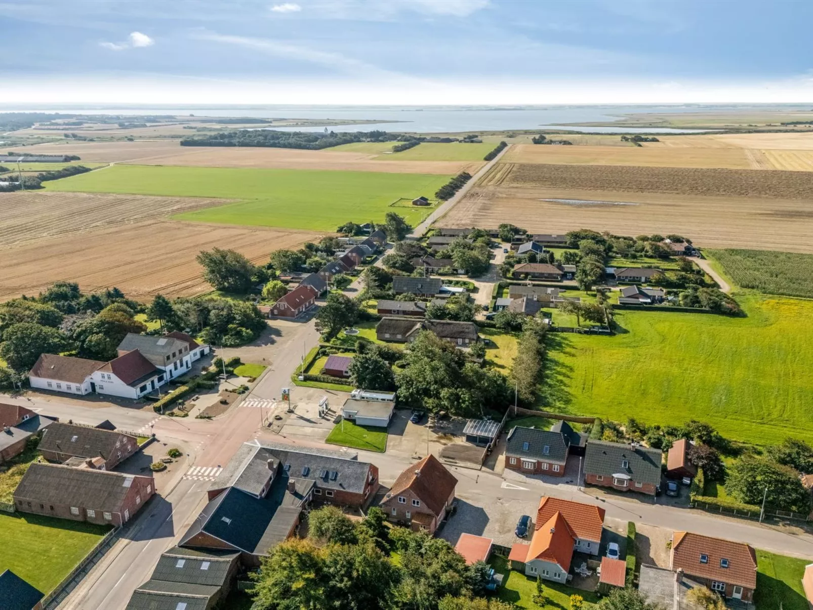 "Ancel" - 1.5km to the inlet-Buiten