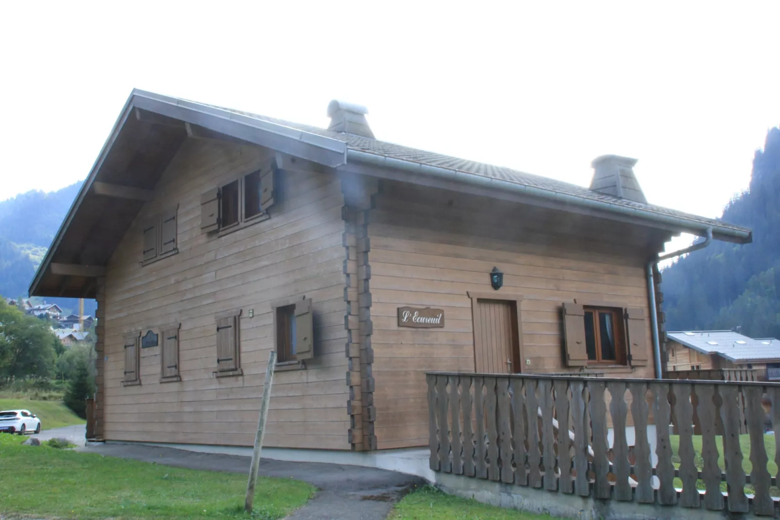 Chalet Ecureuil ECR CHARMING & NATURE 5 Pers.-Buitenlucht