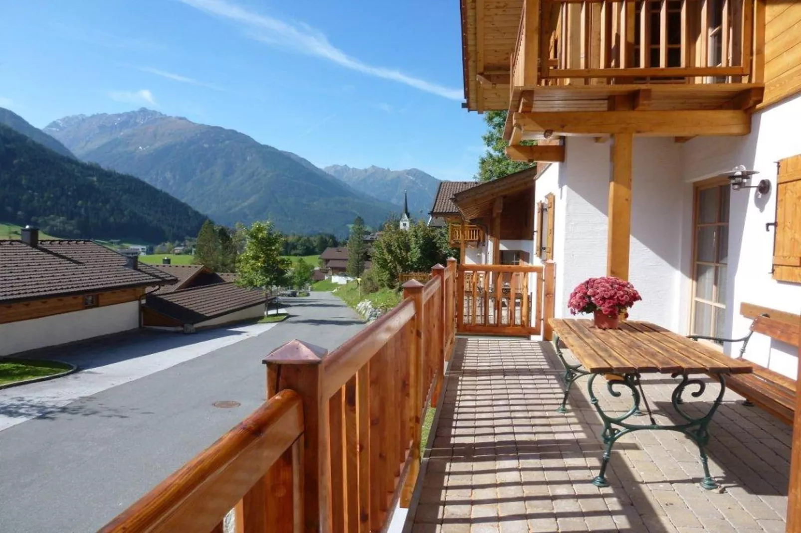 Chalets im Wald-Terrasbalkon