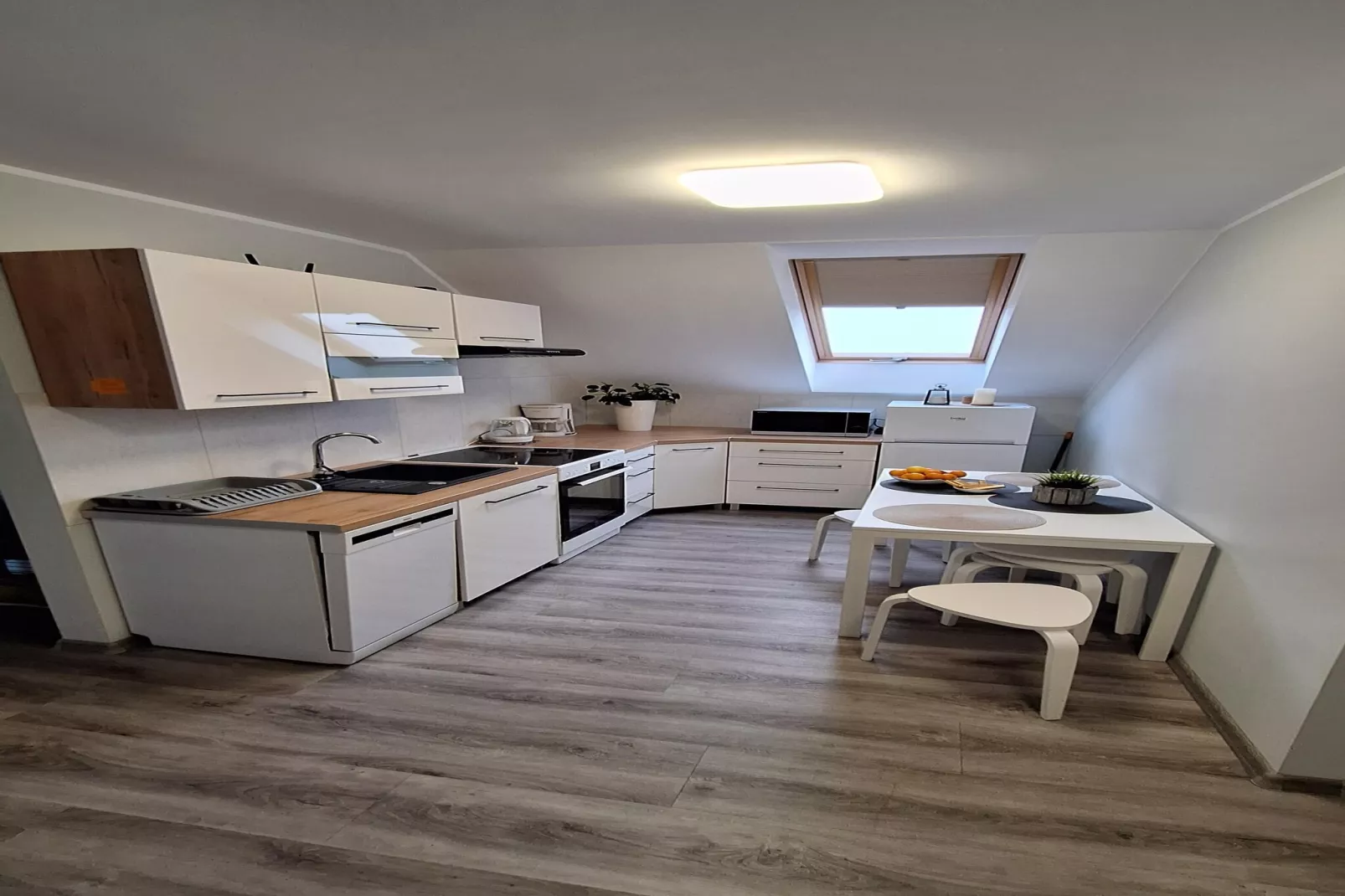 Komfortowy apartament z basenem i ogrodem dla 6 osób w Stepniczce-Keuken