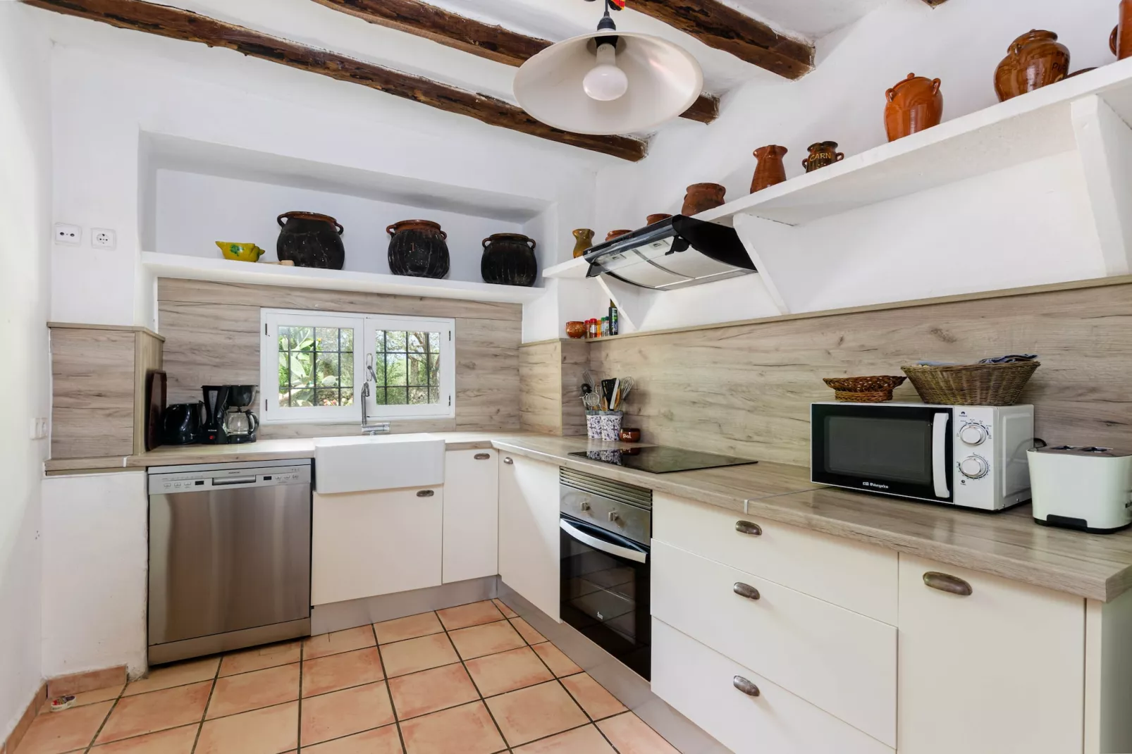 YourHouse Finca Es Galliner-Keuken