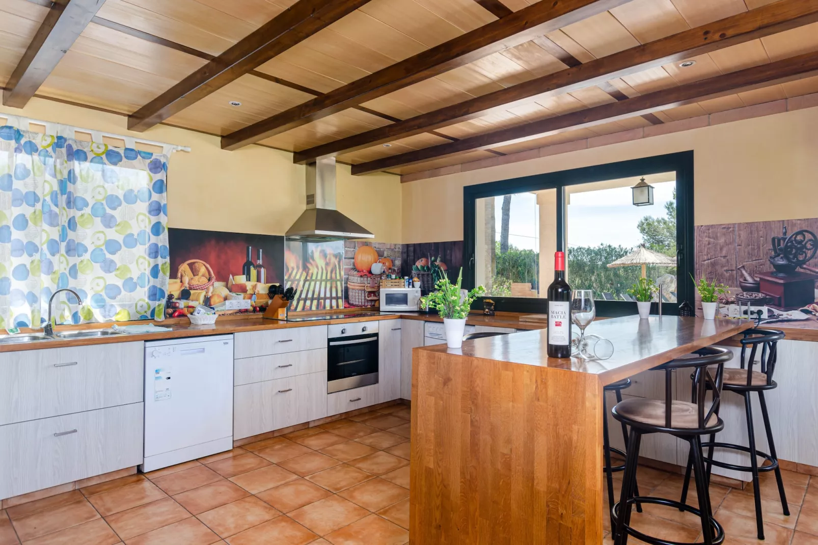 YourHouse Villa Romani-Keuken