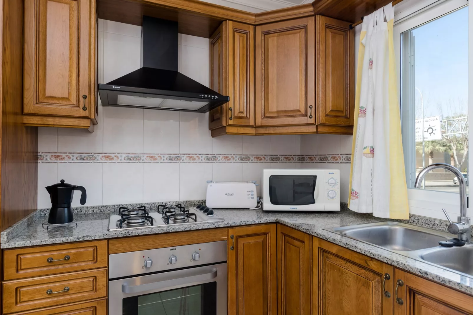 YourHouse Ca Na Xisca-Keuken