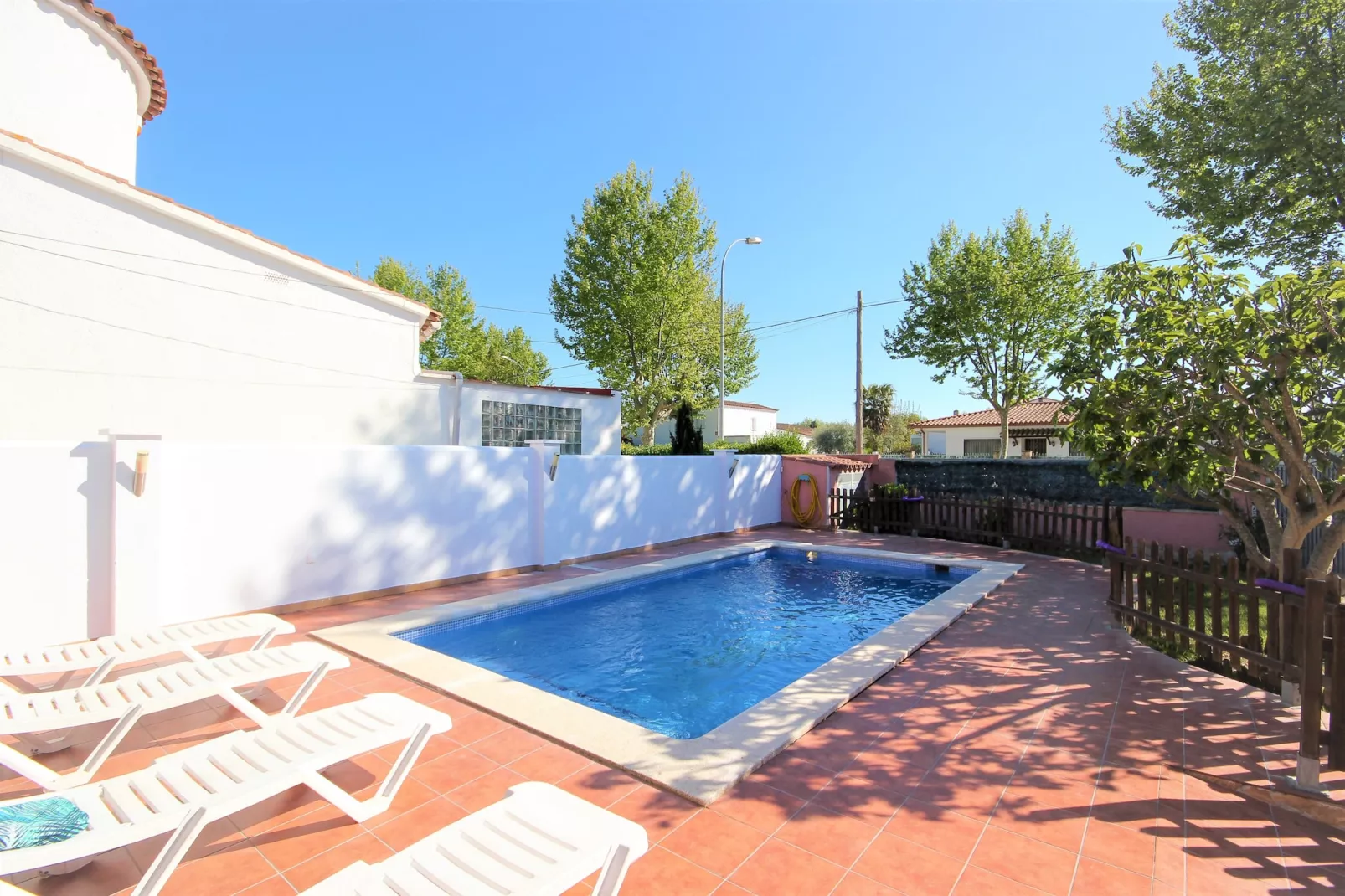 VILLA REQUESENS 139 B Empuriabrava-Zwembad