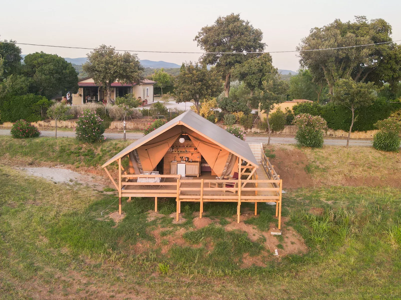 Glampingtent Zeus-Buiten