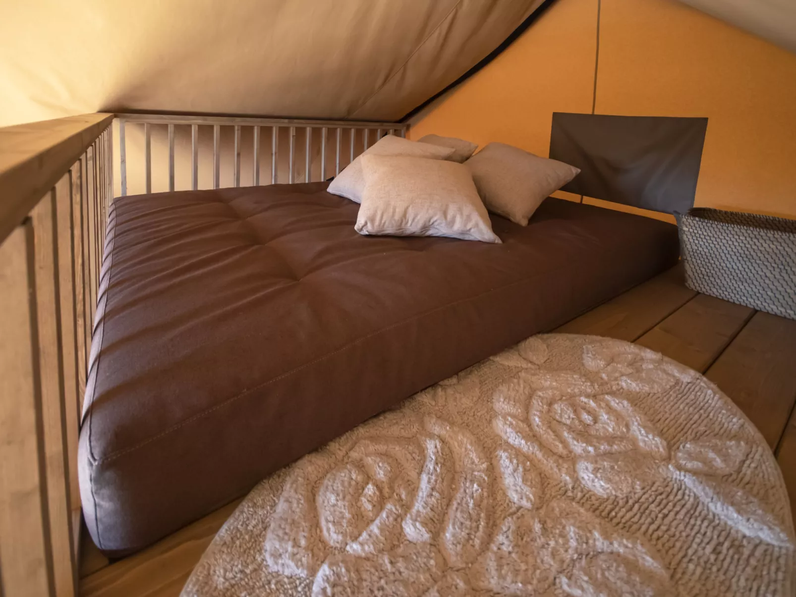 Glampingtent Venere-Binnen