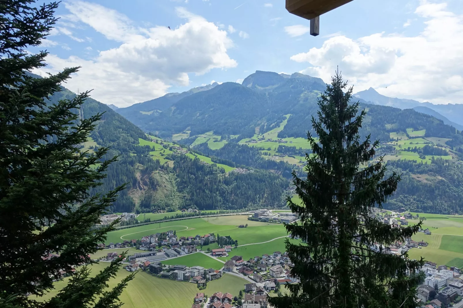 Gruppenhaus zur schönsten Aussicht-Image-tags.