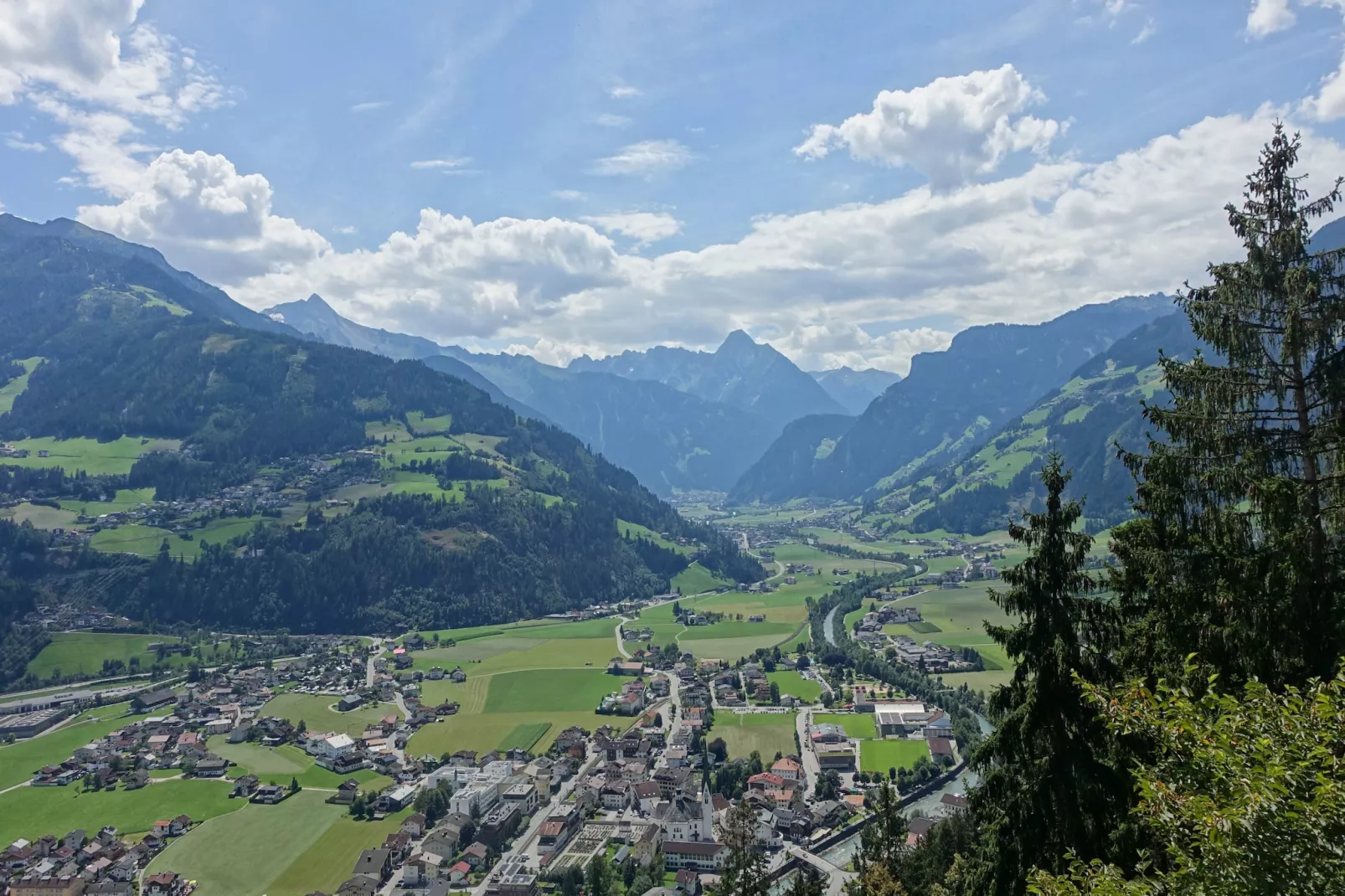 Gruppenhaus zur schönsten Aussicht-Image-tags.