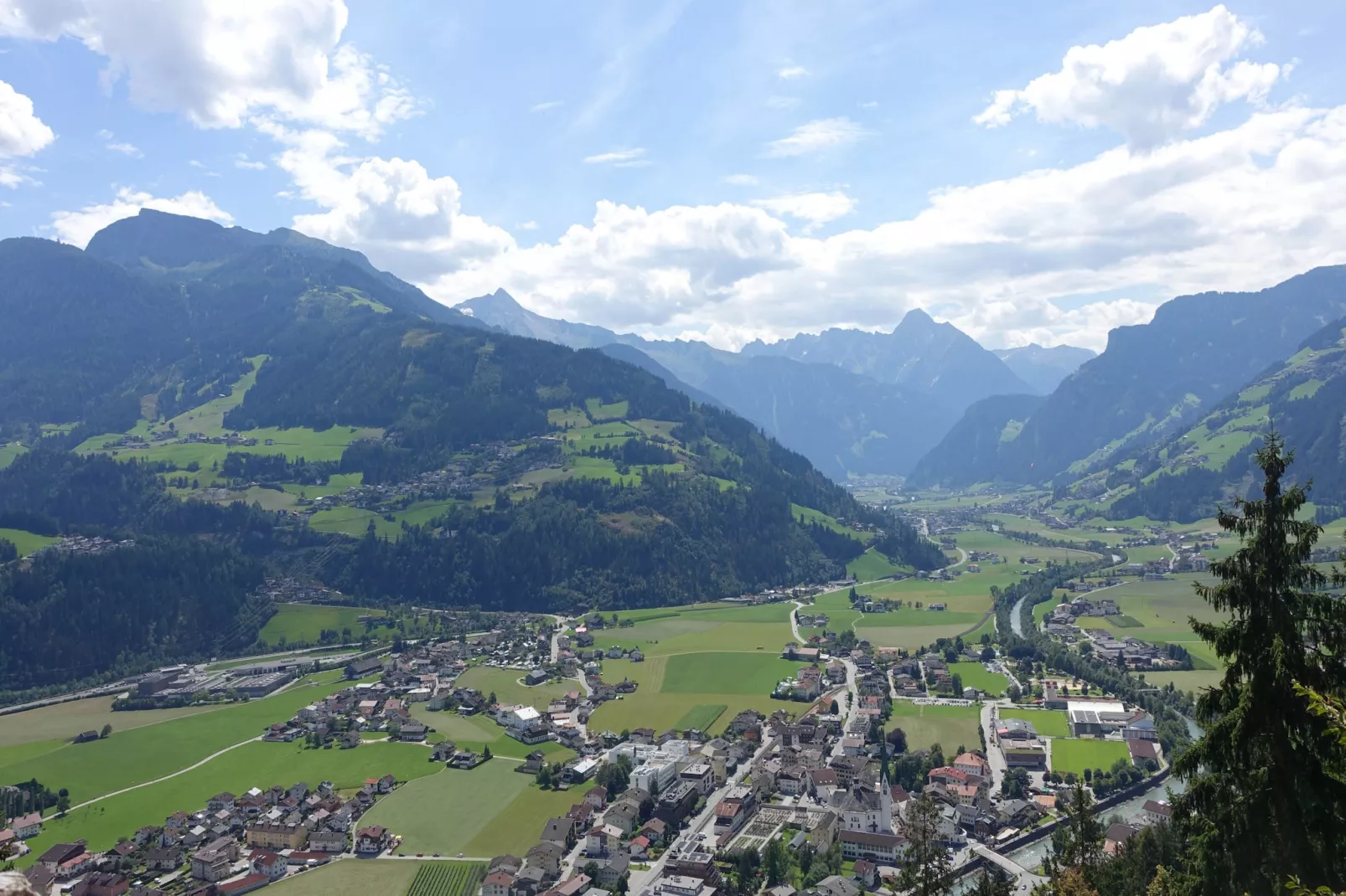 Gruppenhaus zur schönsten Aussicht-Image-tags.