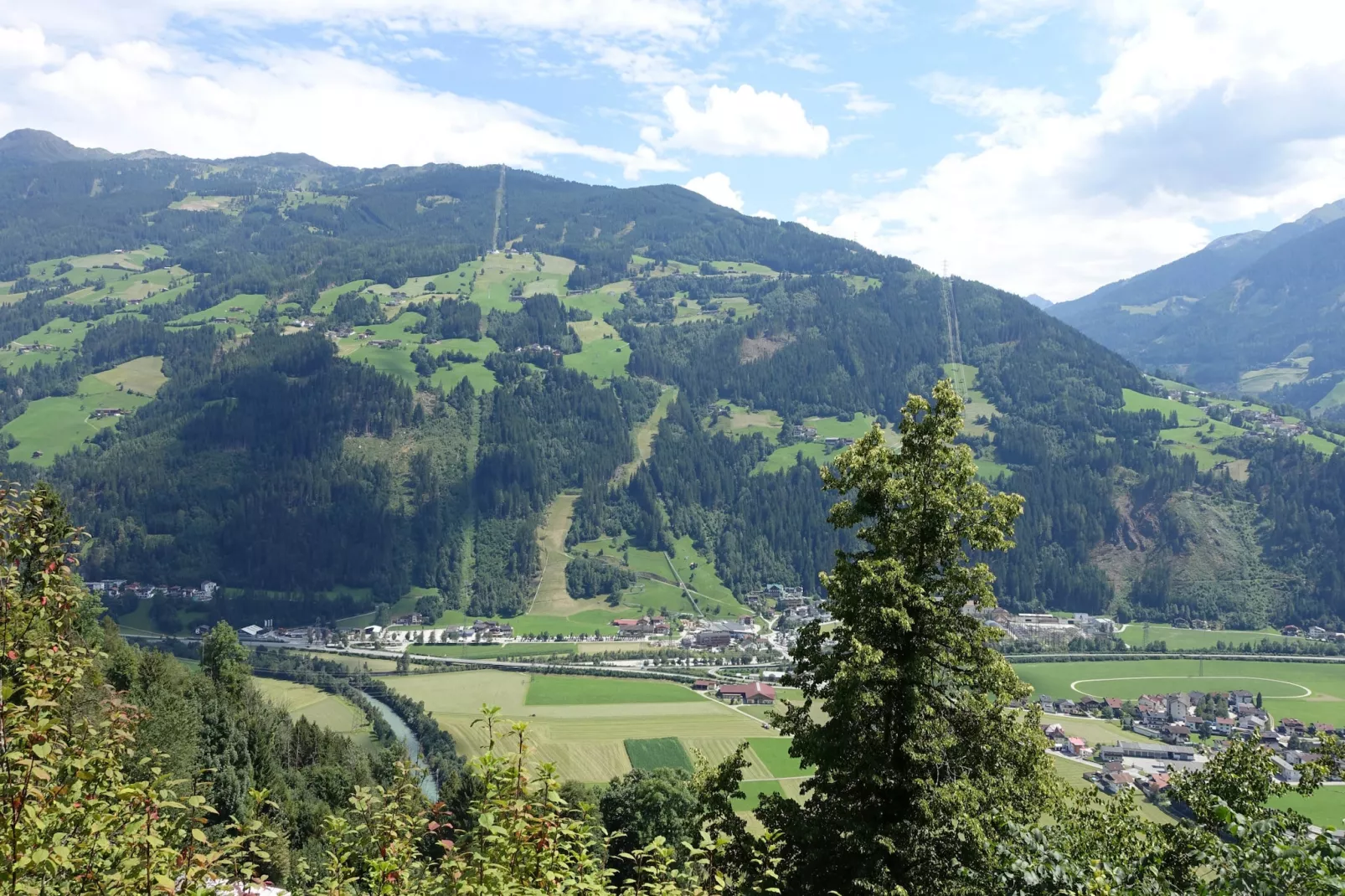 Gruppenhaus zur schönsten Aussicht-Image-tags.