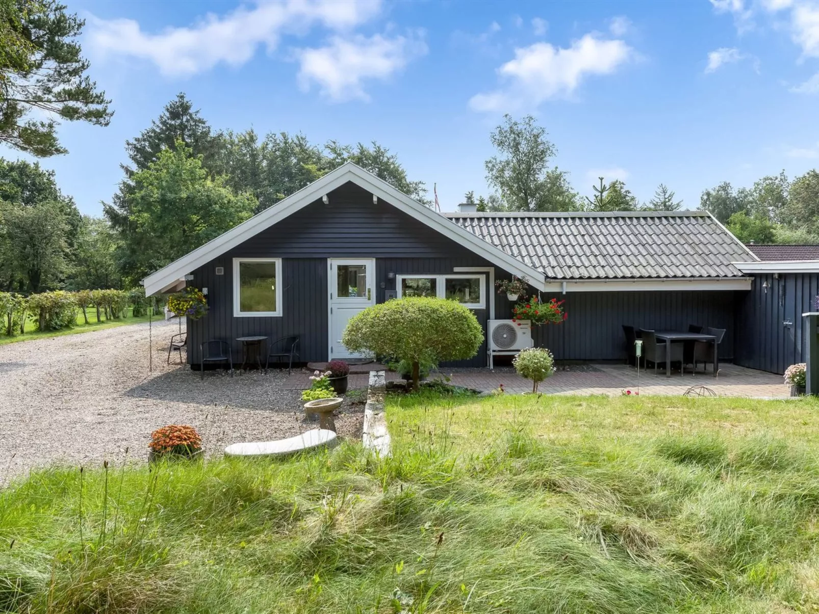 "Lenya" - 33km from the sea-Buiten