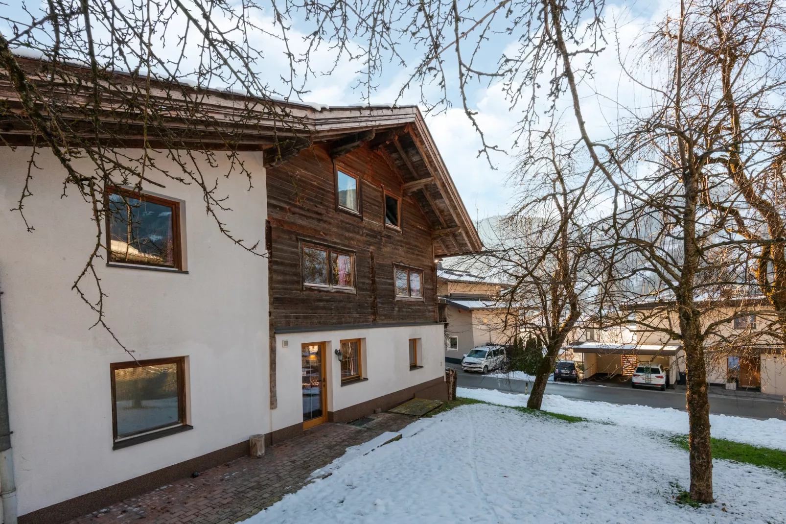 Ferienhaus Die Ginin-Buitenkant zomer