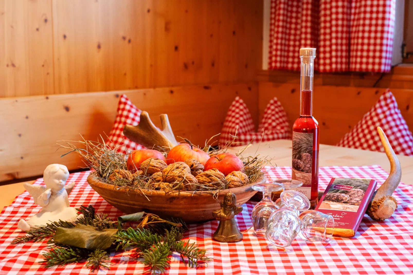 Ferienhaus Die Ginin-Buitenkant zomer