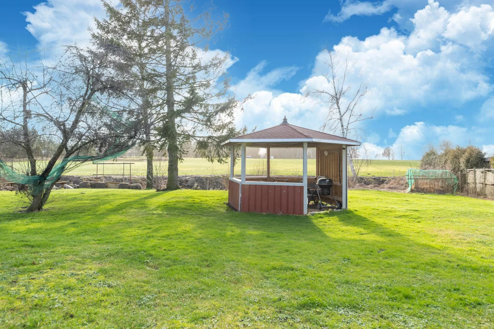 Ferienhaus am Peenebach in Klein Bünzow-Uitzicht zomer