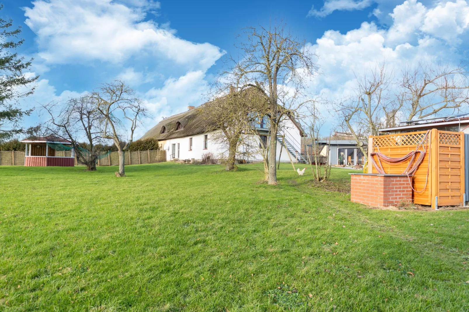 Ferienhaus am Peenebach in Klein Bünzow-Gebieden zomer 1km