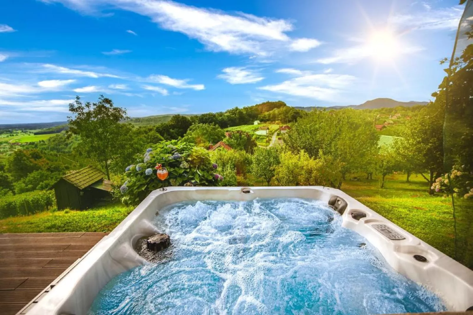 La Mia Storia - One Bedroom Holiday Home with Private Hot Tub-Spa