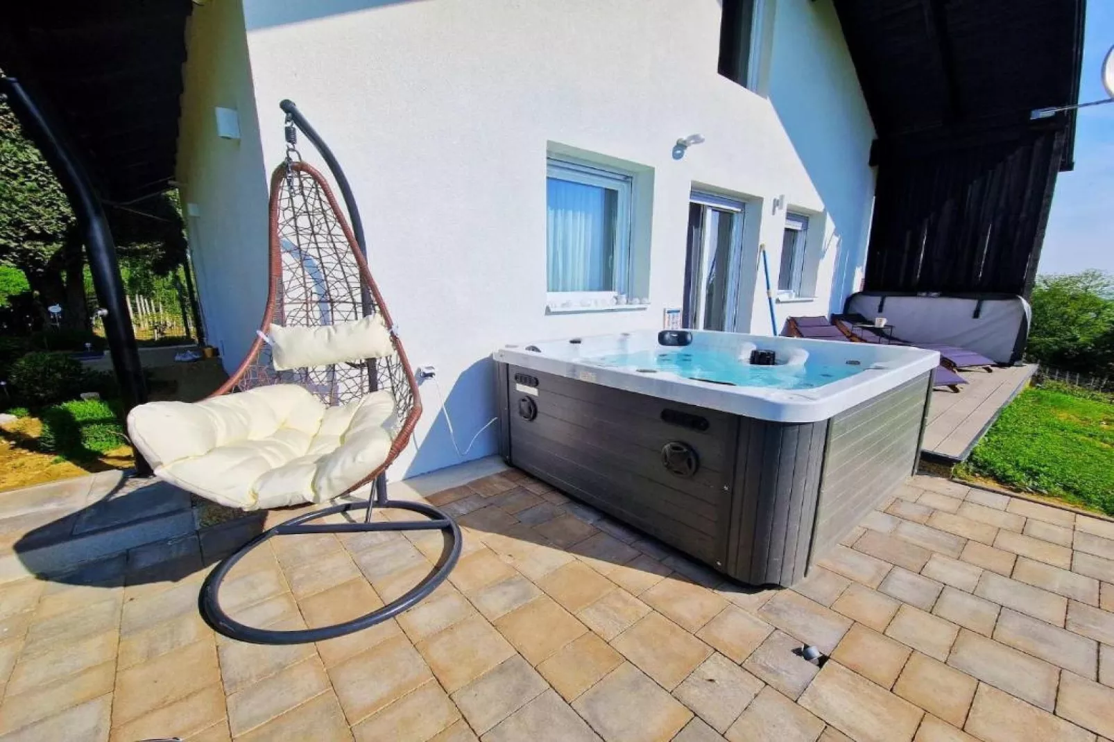 La Mia Storia - One Bedroom Holiday Home with Private Hot Tub-Terras