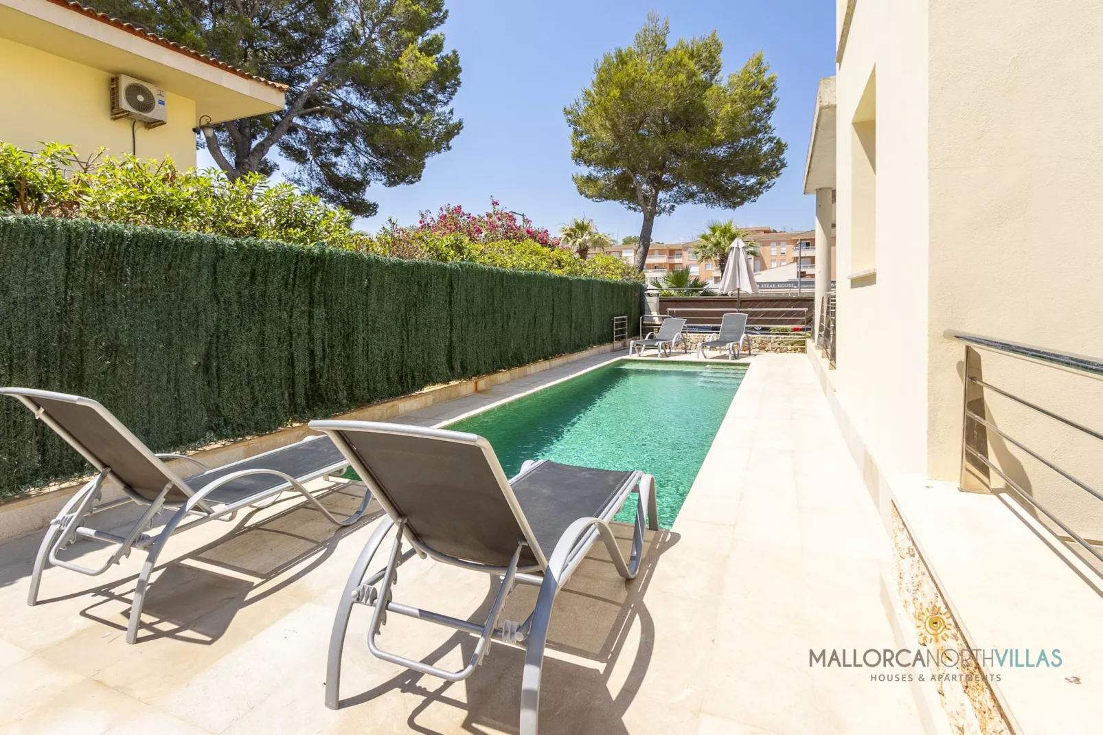 Villa Albufera en Playa Muro: a unos pasos del Mar-Zwembad