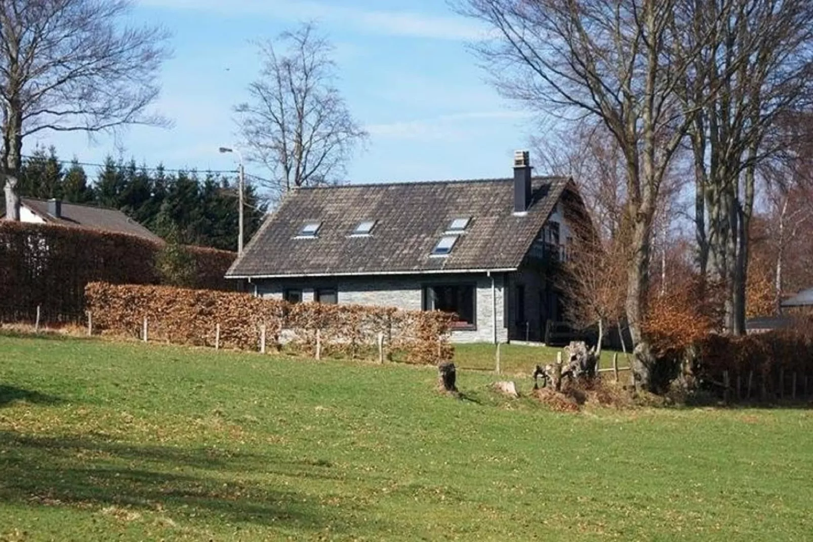 Au-dessus de la vallée-Sfeer