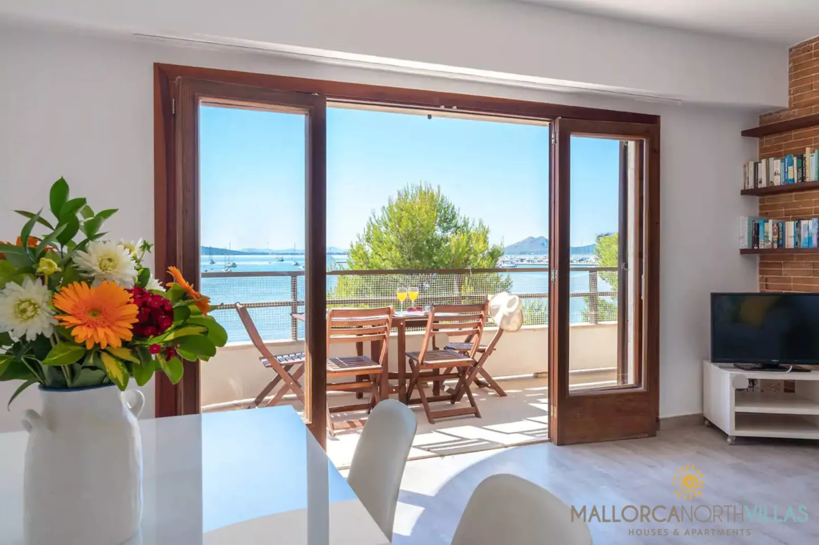 Apartamento Voramar II: Primera Línea en Pine Walk-Terrasbalkon