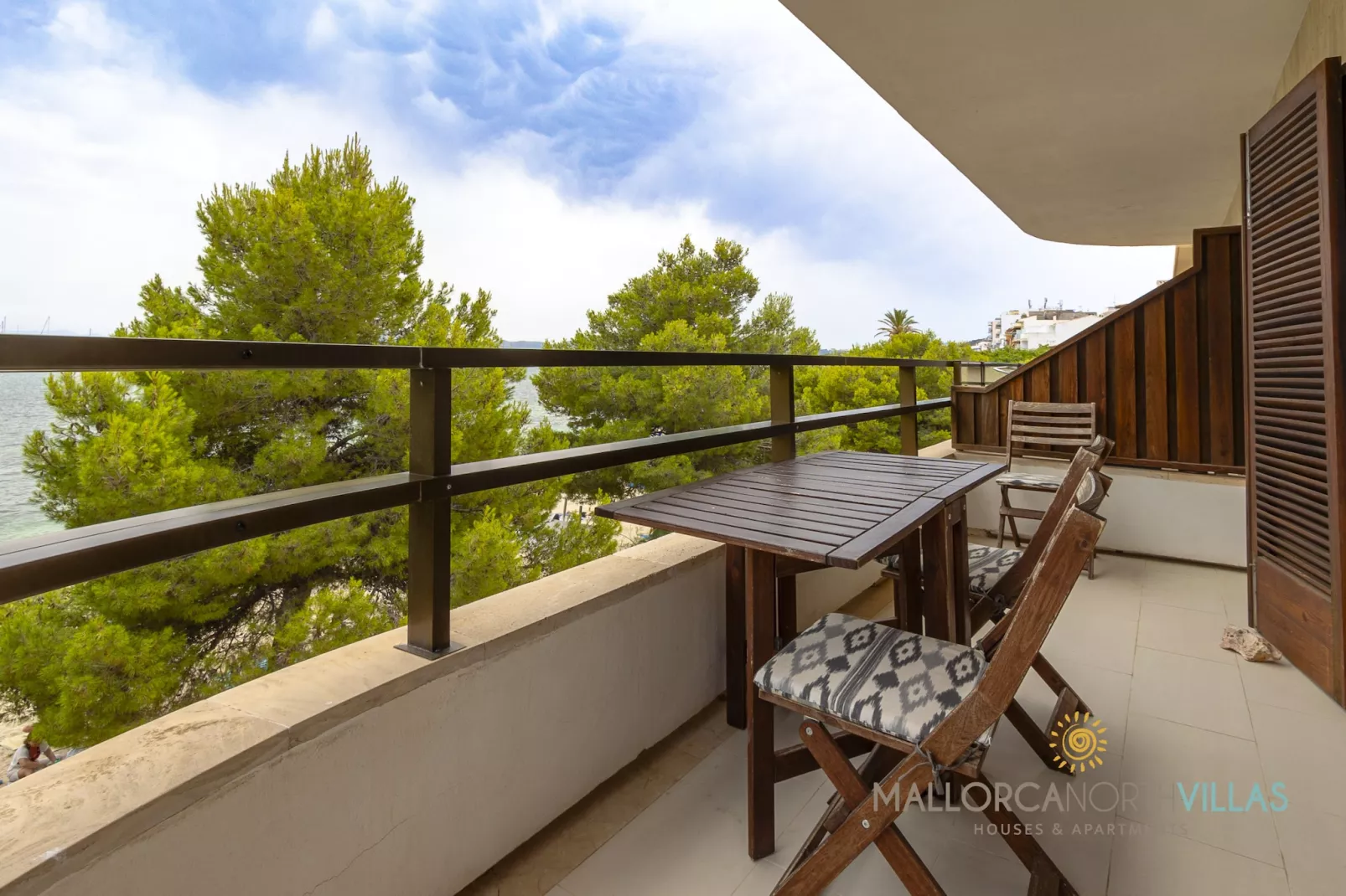 Apartamento Voramar II: Primera Línea en Pine Walk-Terrasbalkon