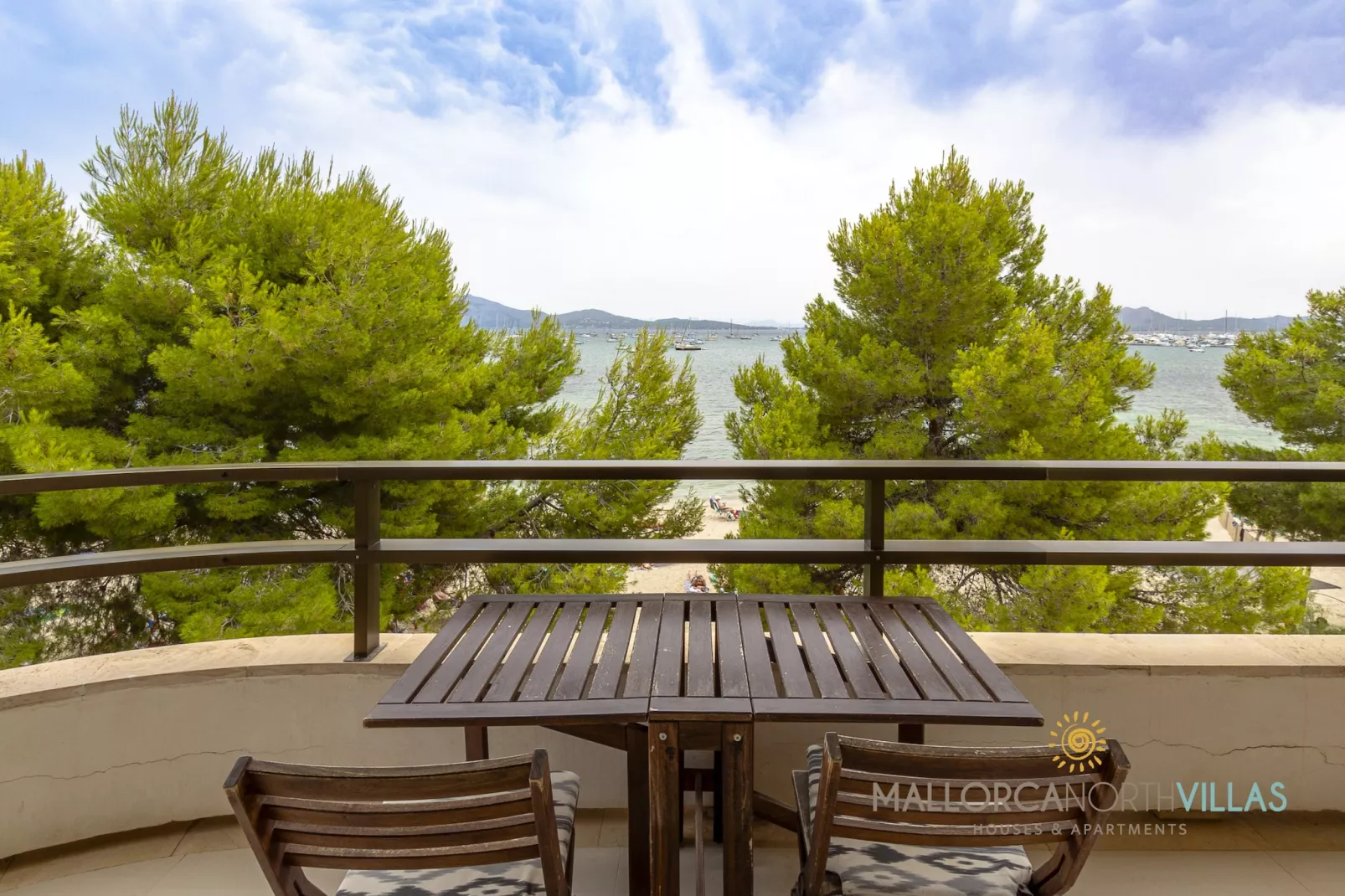 Apartamento Voramar II: Primera Línea en Pine Walk-Terrasbalkon