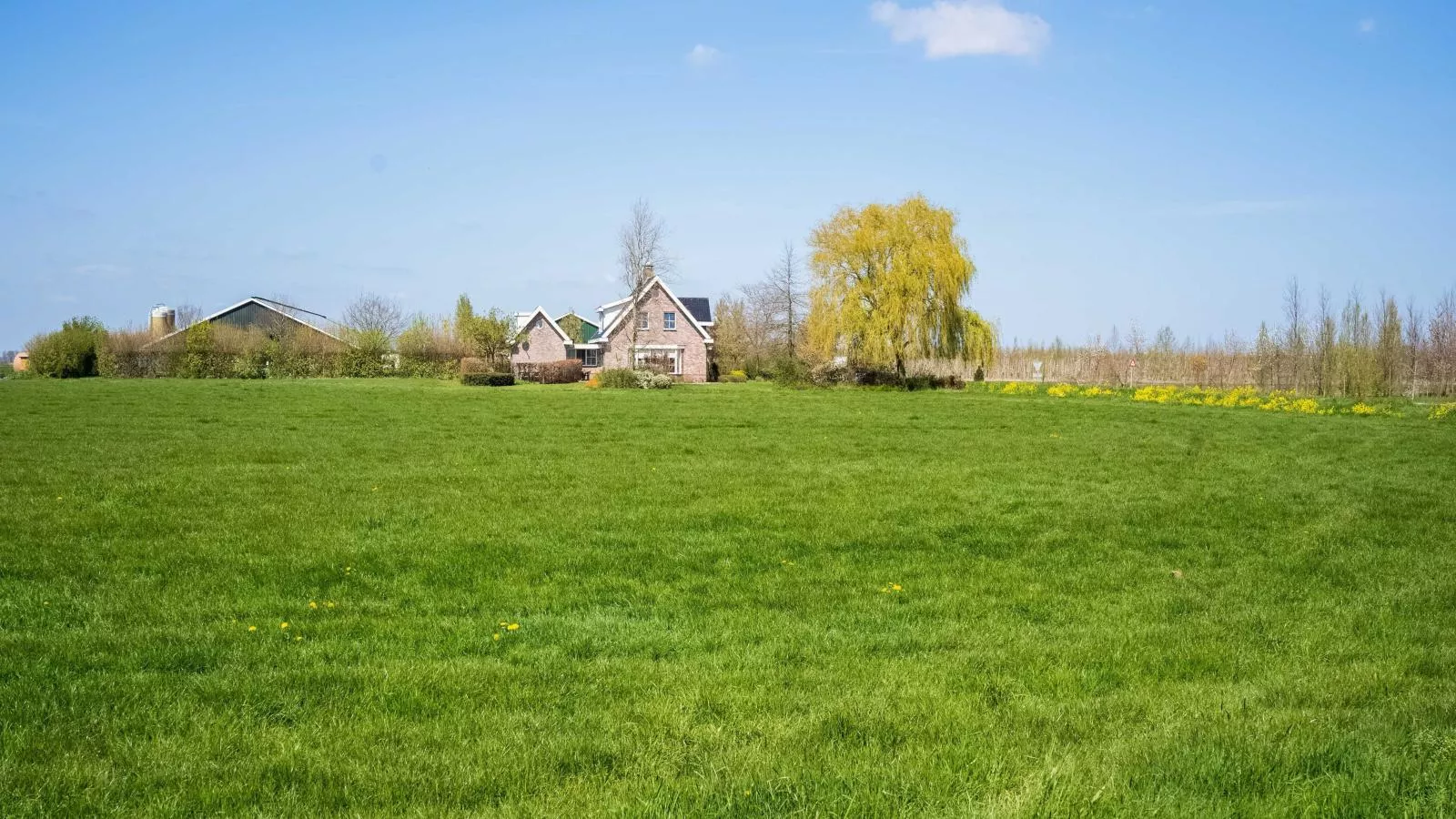 De Genderense Hoeve-Buitenkant zomer