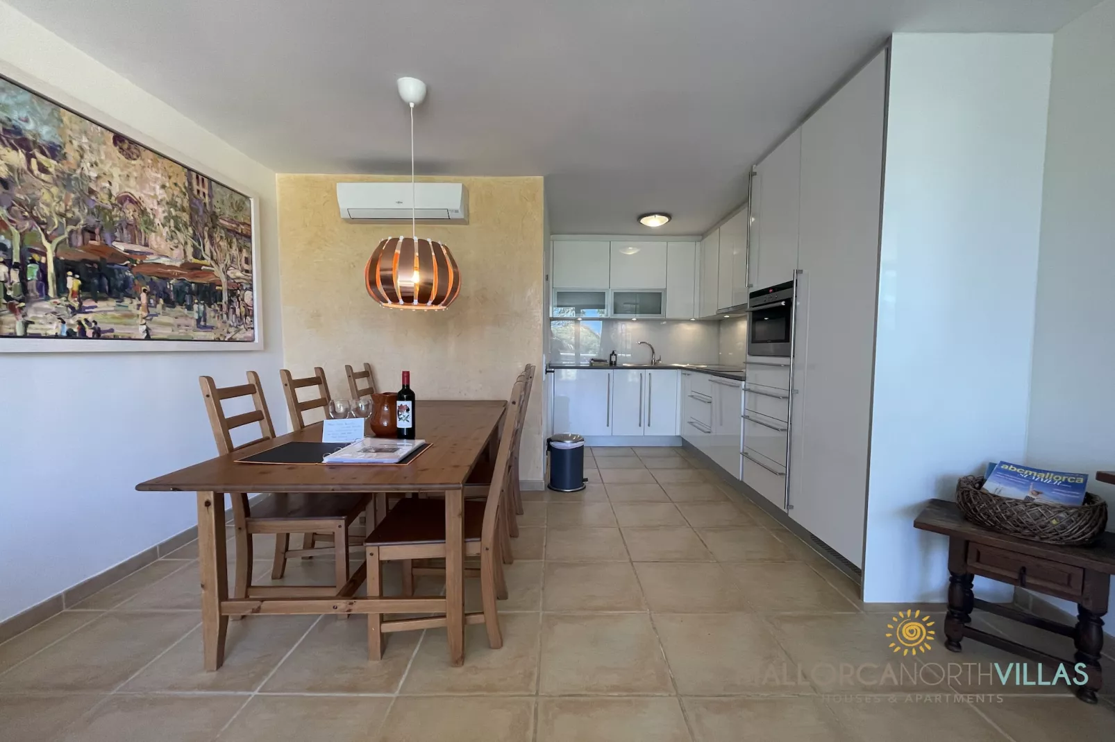 Casa del Sol: Lovely spacious family apartment-Eetkamer