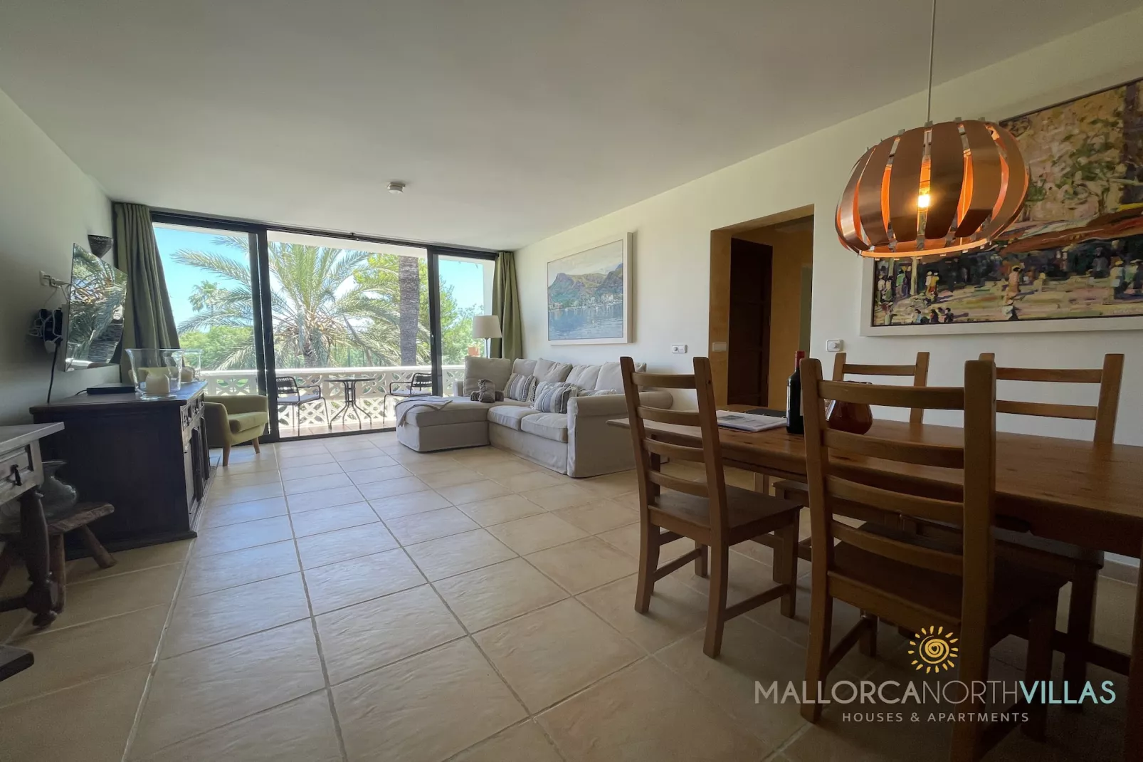 Casa del Sol: Lovely spacious family apartment-Eetkamer