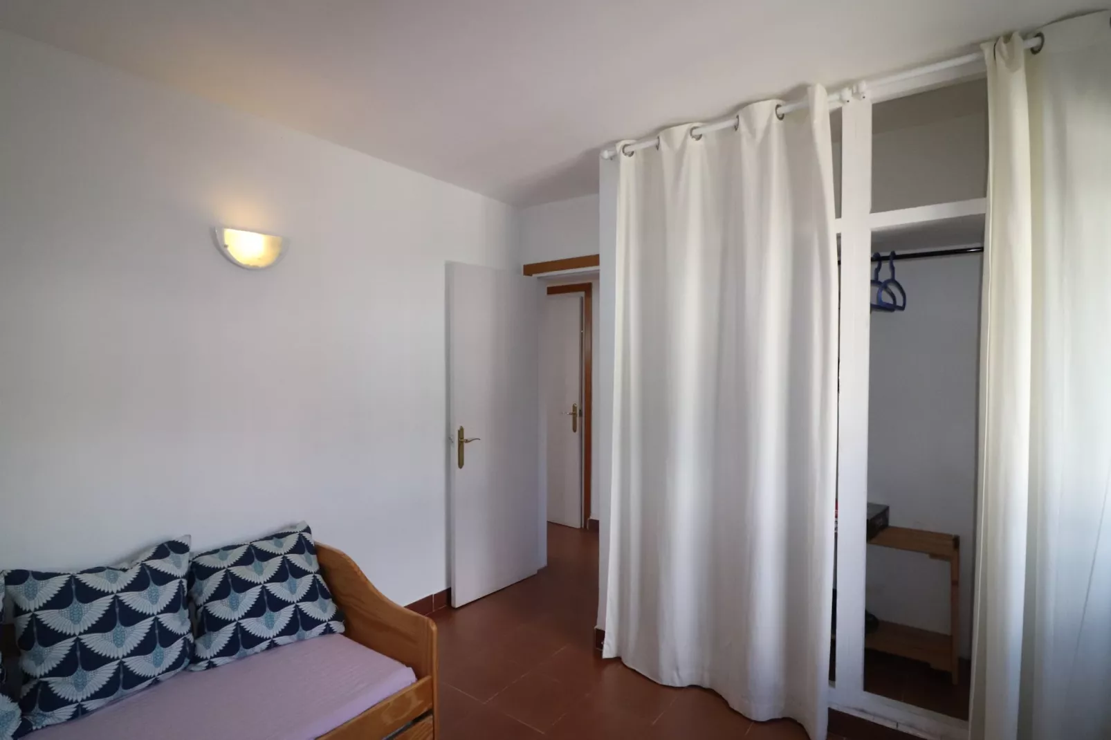 VILLA BAGES 5 Roses-Slaapkamer