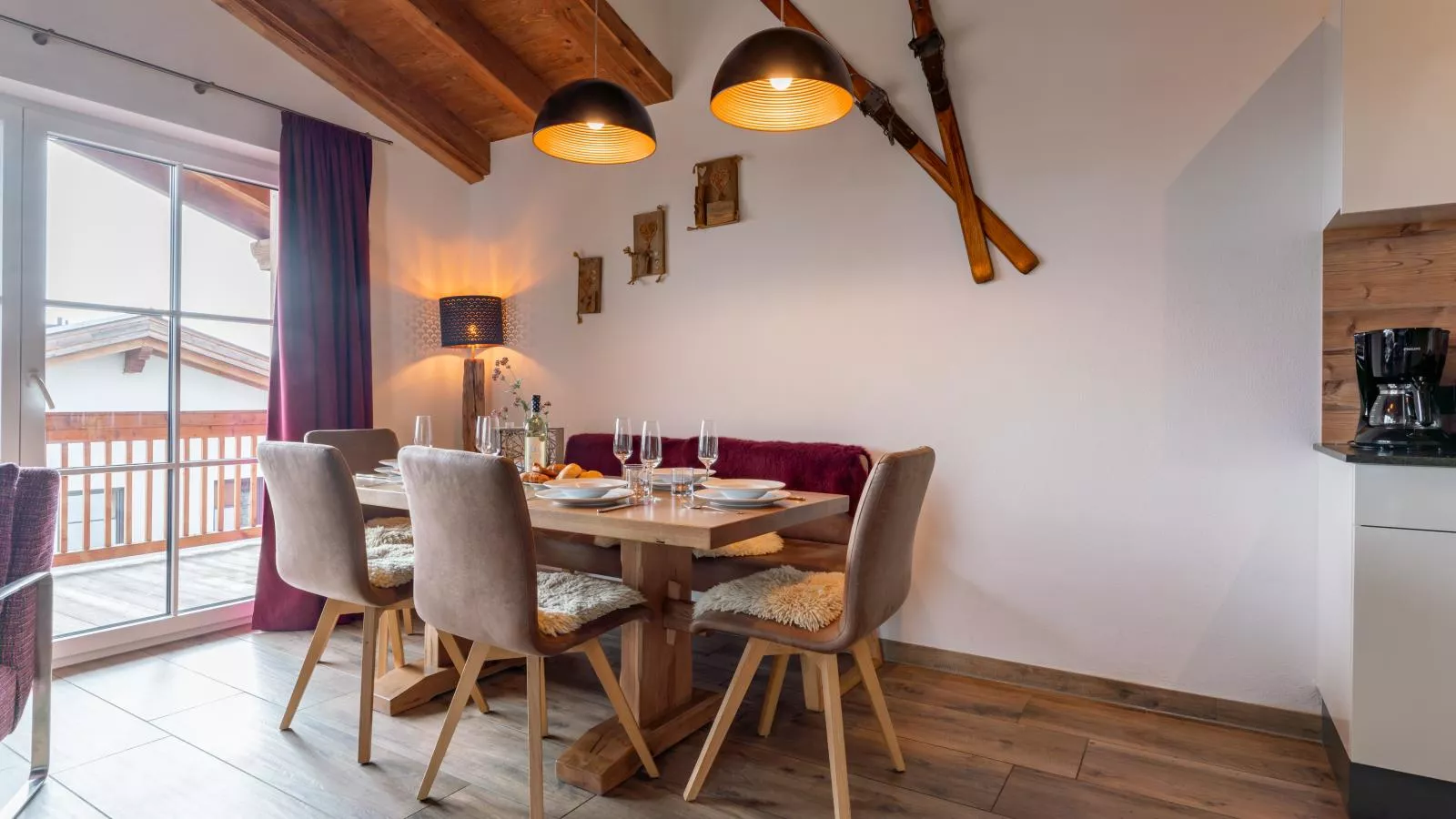 Tauern Suites Mitterwirt TOP 321-Eetkamer