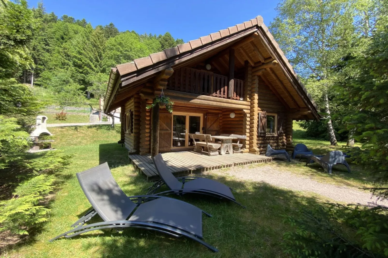 L'OURS NOIR Chalet en rondins-Buitenlucht