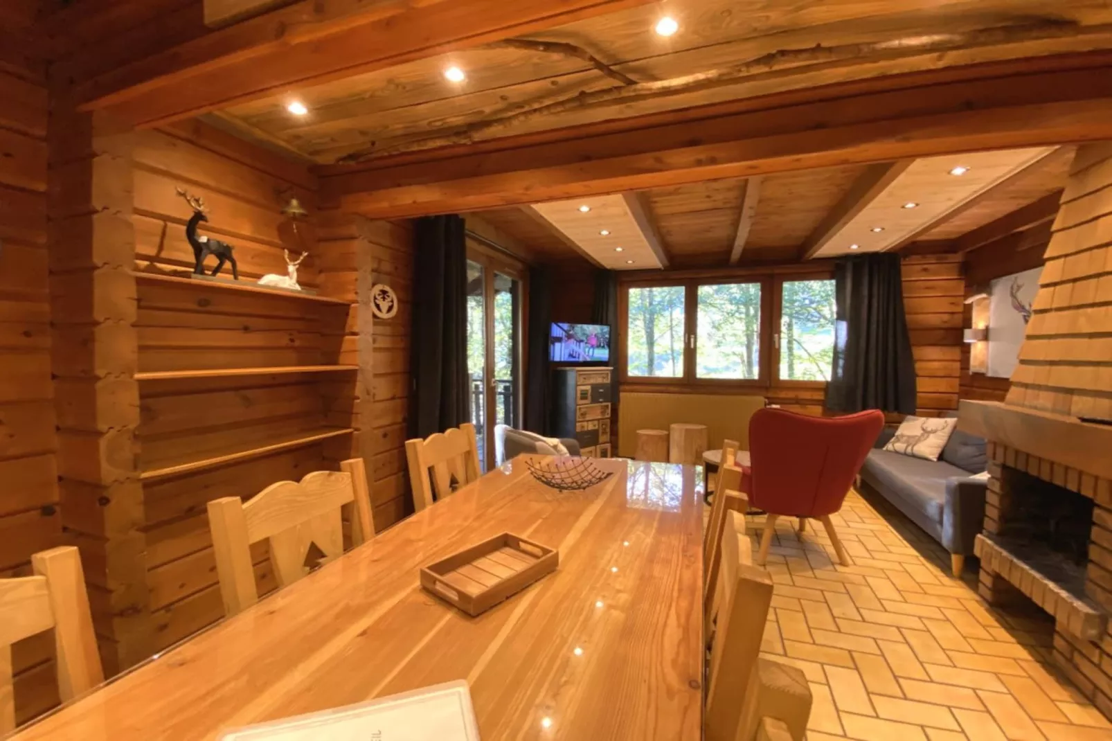 LE RENNE  Chalet en bois au calme avec SPA Jacuzzi-Woonkamer