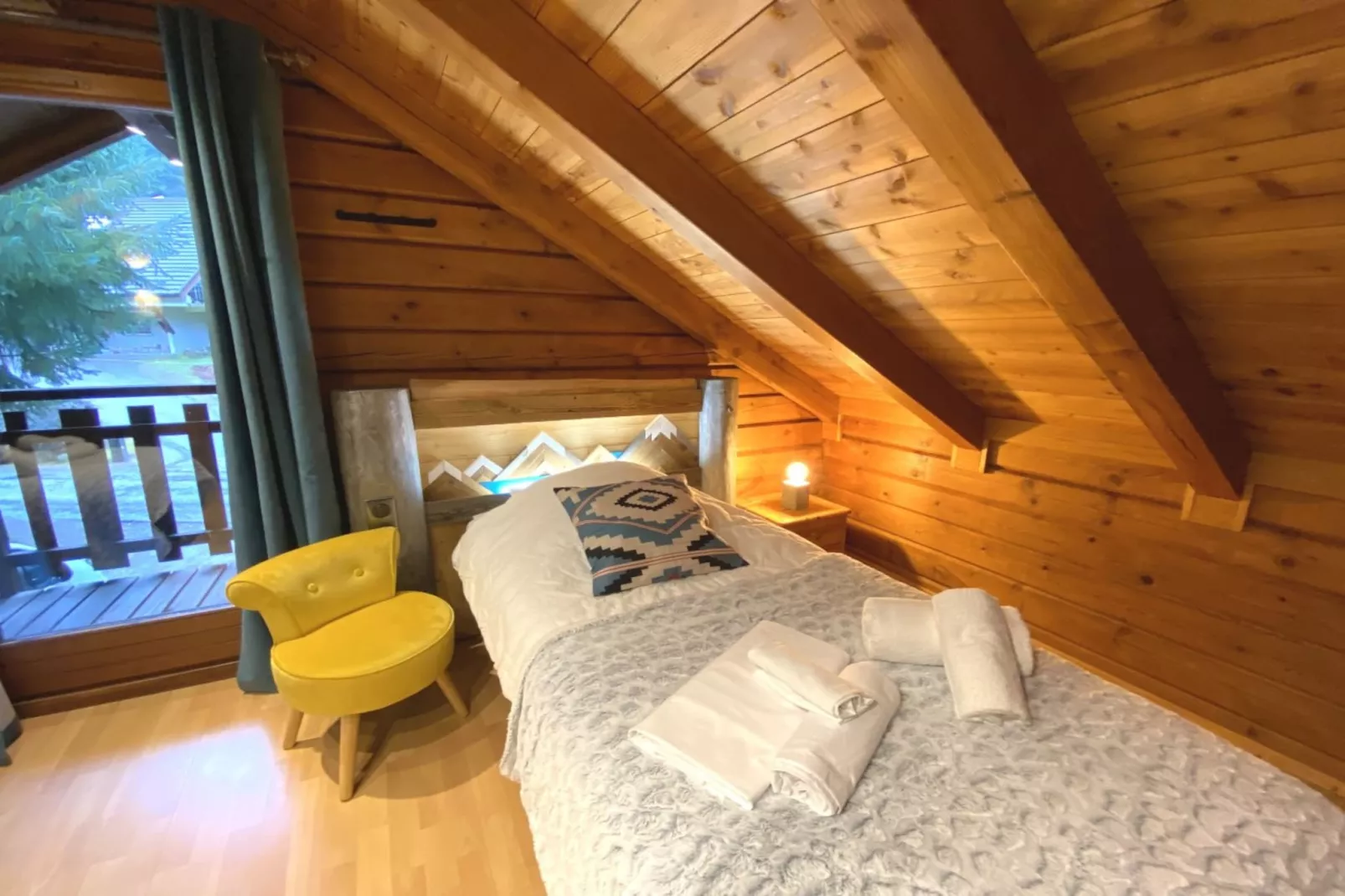 LE GRIZZLY Chalet en bois au calme-Slaapkamer