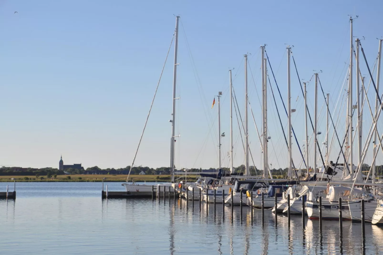 Appartement "Am Südstrand"-Buitenkant zomer