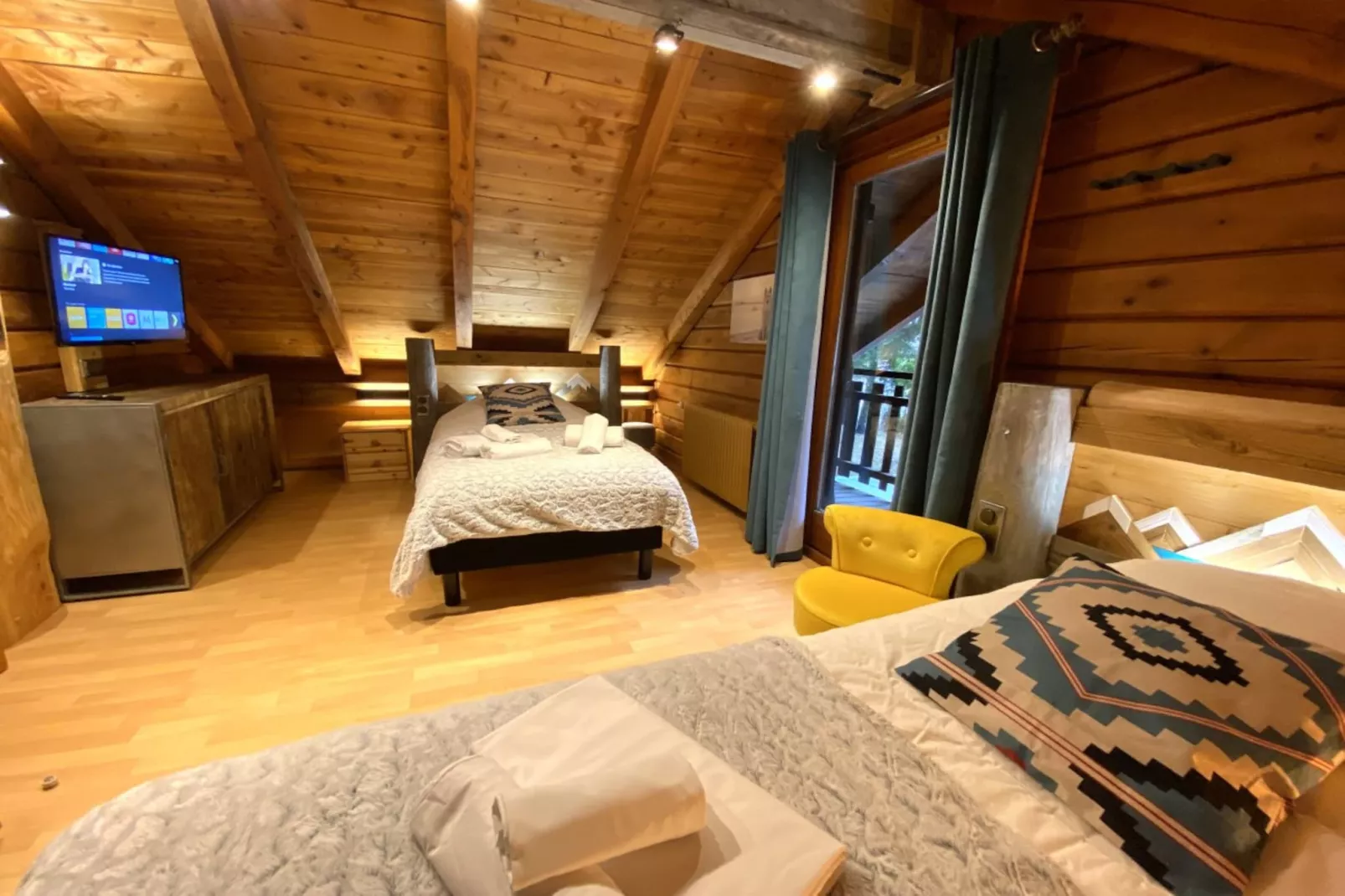 LE GRIZZLY Chalet en bois au calme-Slaapkamer