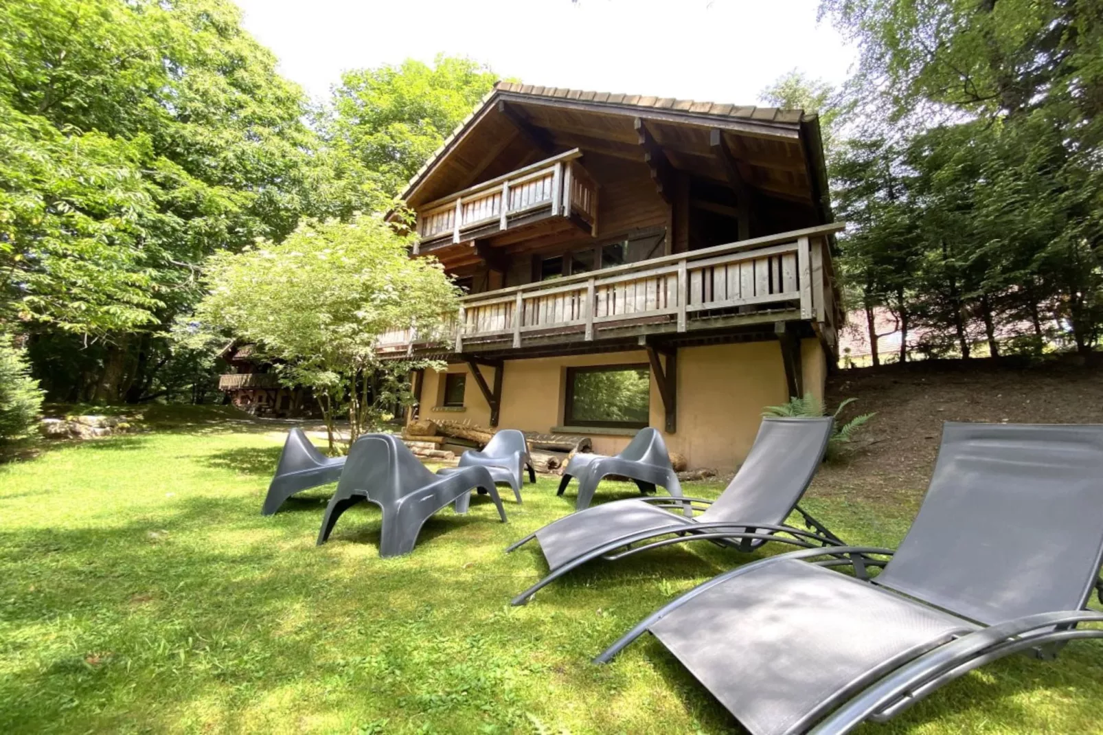 LE RENARD  Chalet en bois au calme