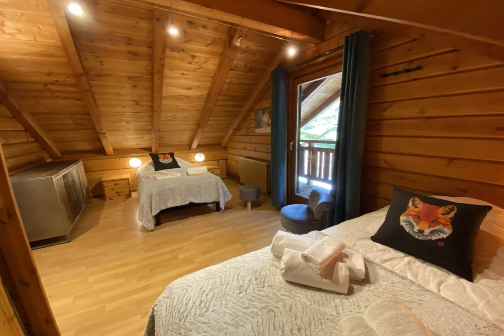 LE RENARD  Chalet en bois au calme-Slaapkamer