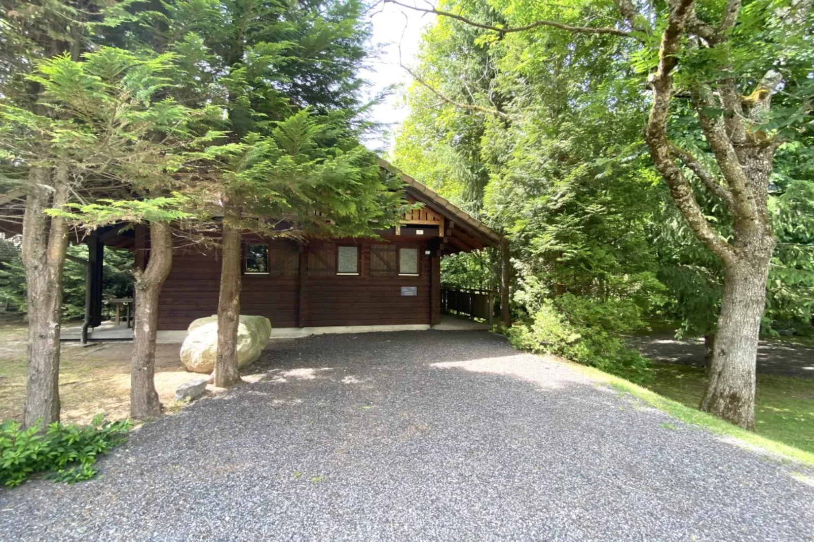 LE RENARD  Chalet en bois au calme-Buitenlucht