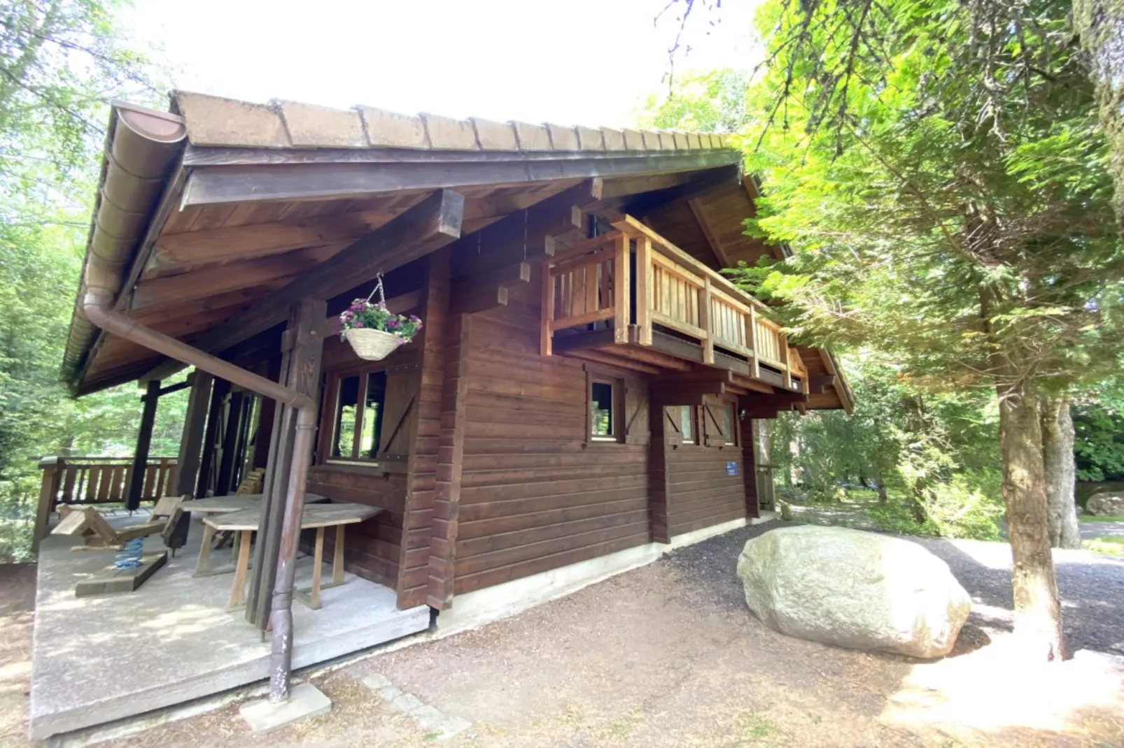 LE RENARD  Chalet en bois au calme-Buitenlucht