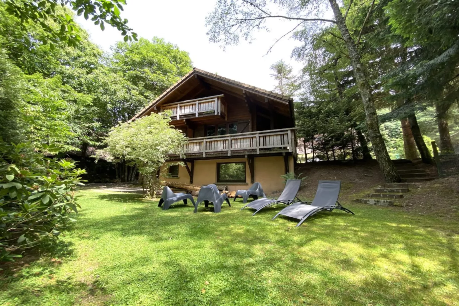 LE RENARD  Chalet en bois au calme-Buitenlucht