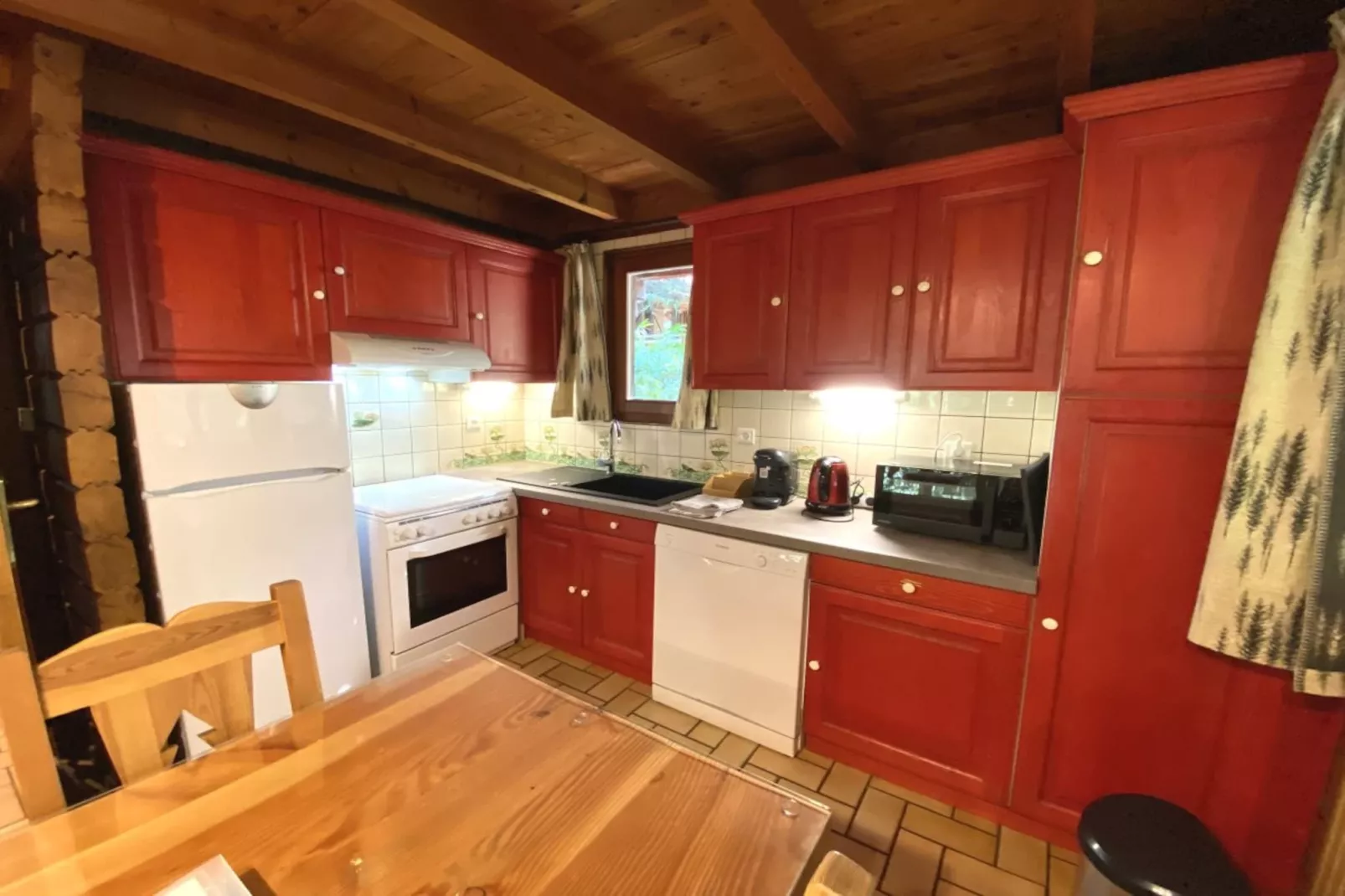 LE MONTAGNARD Chalet en bois-Keuken