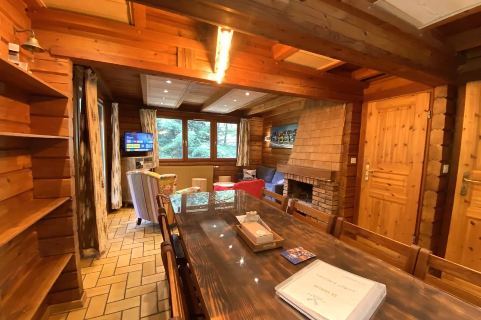 LE SKIEUR  Chalet en bois-Woonkamer